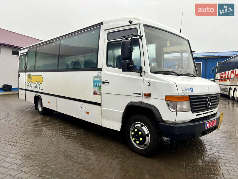 Пригородный автобус Mercedes-Benz Vario 2010 в Луцке