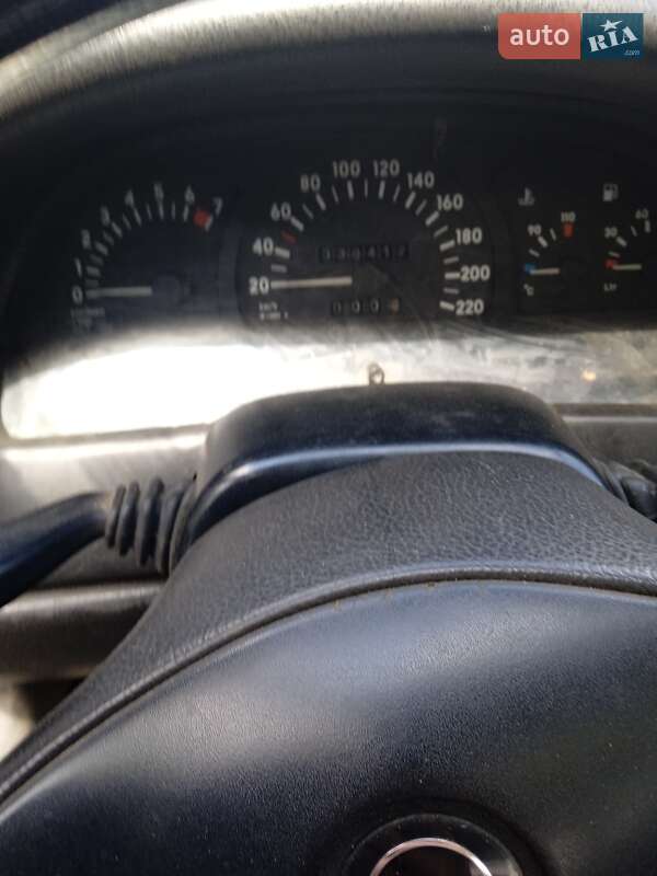 Лифтбек Opel Vectra 1992 в Тальном Лифтбек Opel Vectra 1992 в Тальном