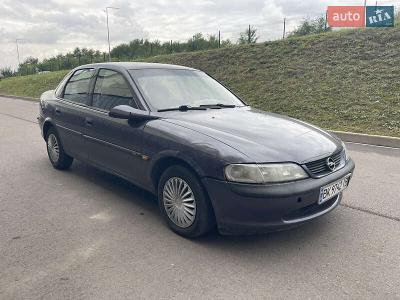 Седан Opel Vectra 1996 в Ровно Седан Opel Vectra 1996 в Ровно