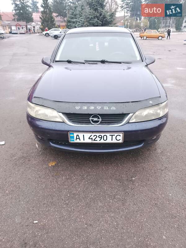 Седан Opel Vectra 1999 в Узине Седан Opel Vectra 1999 в Узине