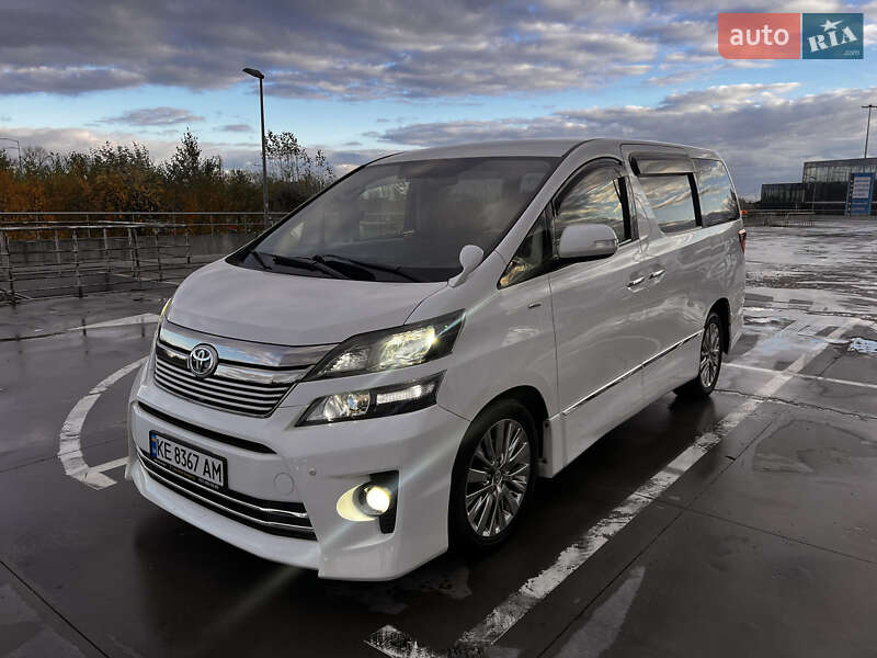 Минивэн Toyota Vellfire 2013 в Киеве