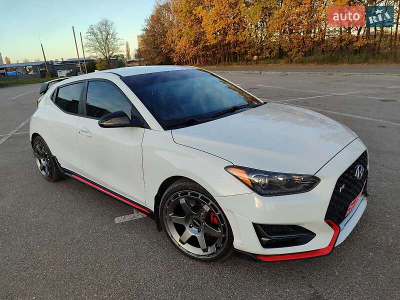 Хэтчбек Hyundai Veloster 2018 в Кропивницком