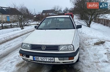 Седан Volkswagen Vento 1992 в Печенегах