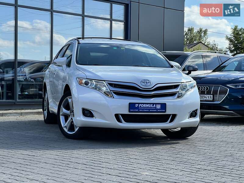 Позашляховик / Кросовер Toyota Venza 2015 в Нововолинську