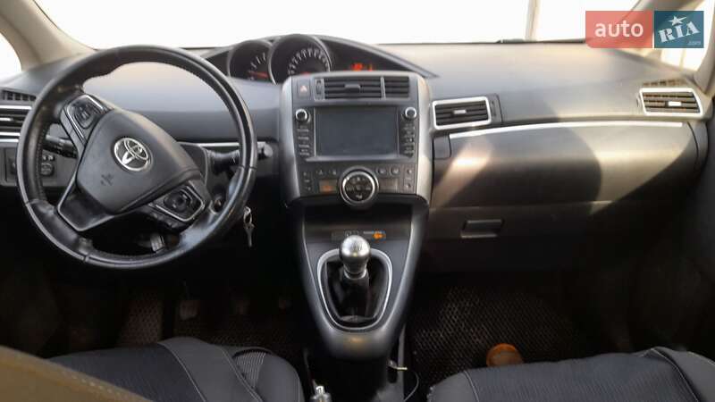 Минивэн Toyota Verso 2017 в Килии