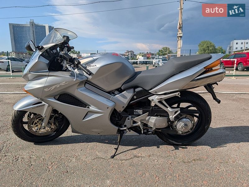 Мотоцикл Спорт-туризм Honda VFR 800F Interceptor 2004 в Киеве