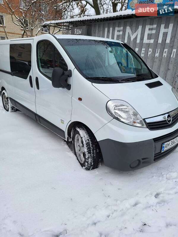 Грузопассажирский фургон Opel Vivaro 2014 в Ананьеве Грузопассажирский фургон Opel Vivaro 2014 в Ананьеве