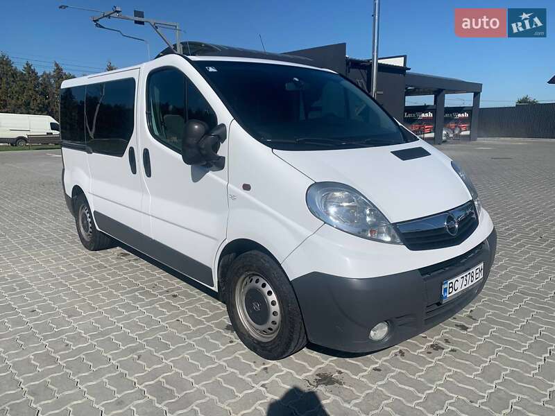 Мінівен Opel Vivaro 2010 в Дрогобичі Мінівен Opel Vivaro 2010 в Дрогобичі