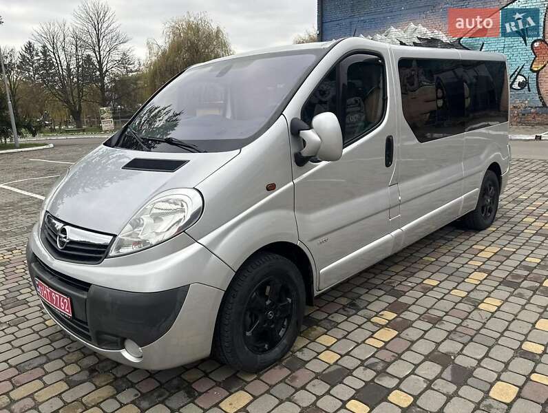 Минивэн Opel Vivaro 2013 в Луцке