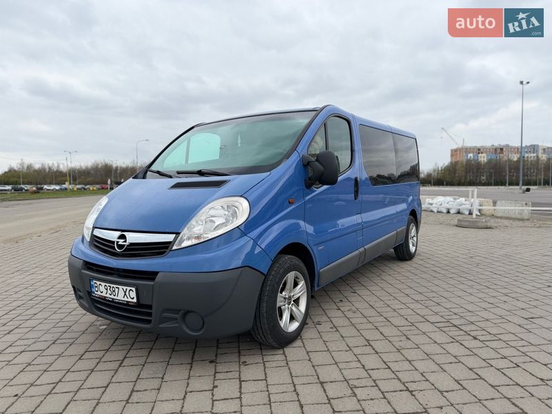 Минивэн Opel Vivaro 2010 в Львове Минивэн Opel Vivaro 2010 в Львове