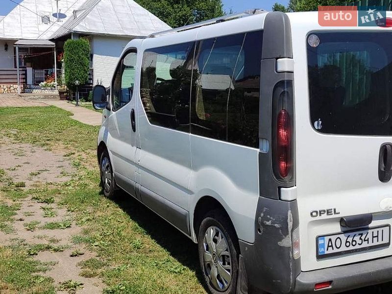 Минивэн Opel Vivaro 2005 в Ужгороде