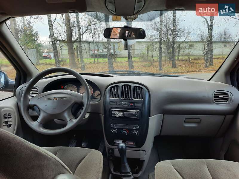 Минивэн Chrysler Voyager 2003 в Черновцах