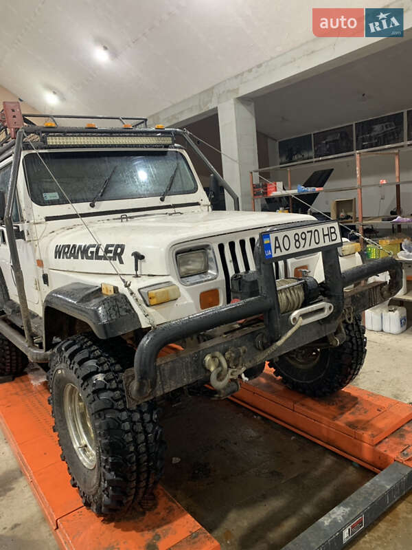 Внедорожник / Кроссовер Jeep Wrangler 1992 в Иршаве