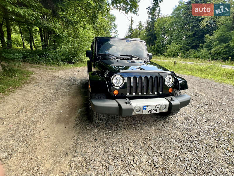 Внедорожник / Кроссовер Jeep Wrangler 2011 в Трускавце
