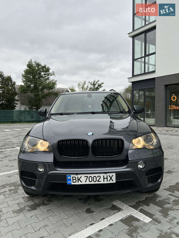 Внедорожник / Кроссовер BMW X5 2011 в Вараше