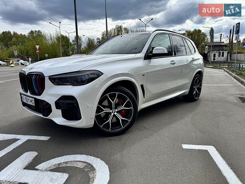 Внедорожник / Кроссовер BMW X5 2022 в Киеве