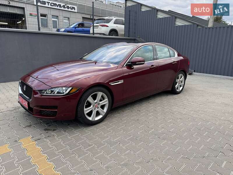 Седан Jaguar XE 2017 в Житомире