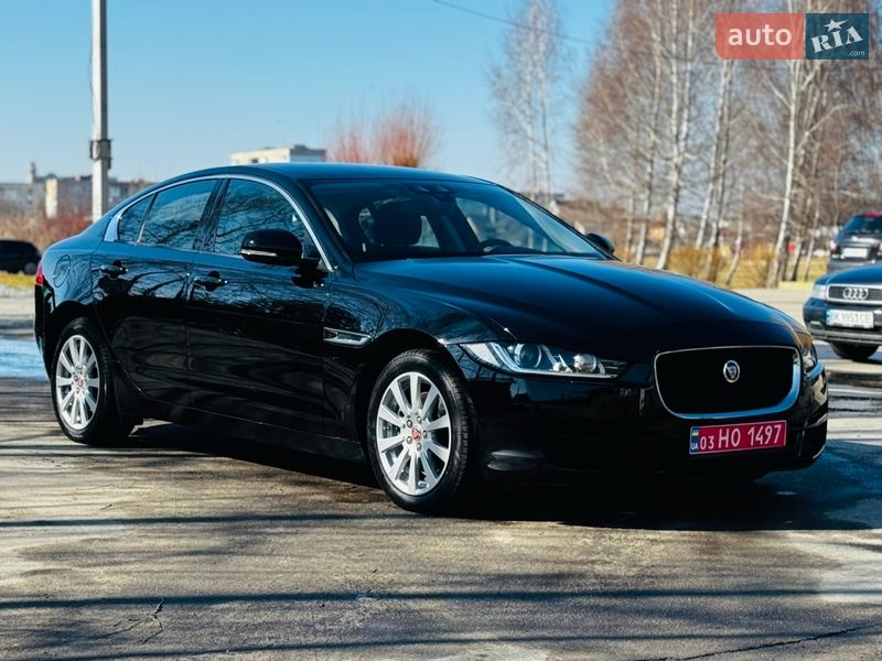 Седан Jaguar XE 2016 в Здолбунове