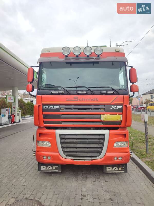 Тягач DAF XF 105 2006 в Киеве Тягач DAF XF 105 2006 в Киеве