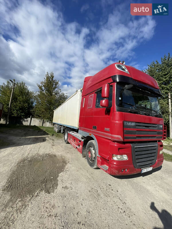 Тягач DAF XF 105 2010 в Каменец-Подольском