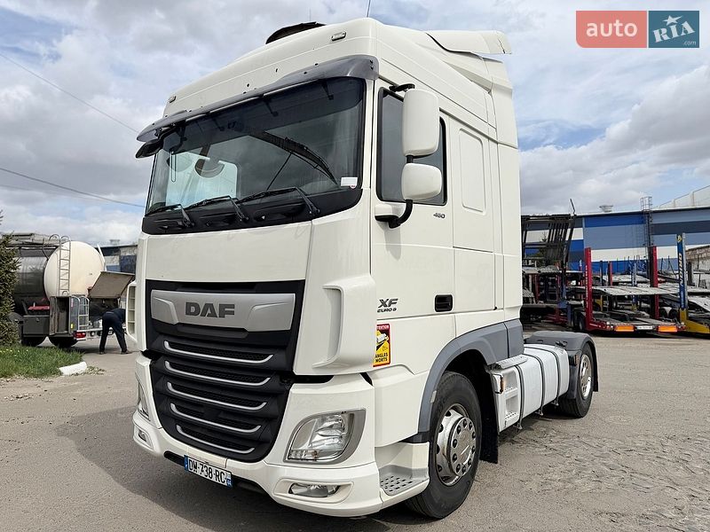 Тягач DAF XF 106 2015 в Рівному