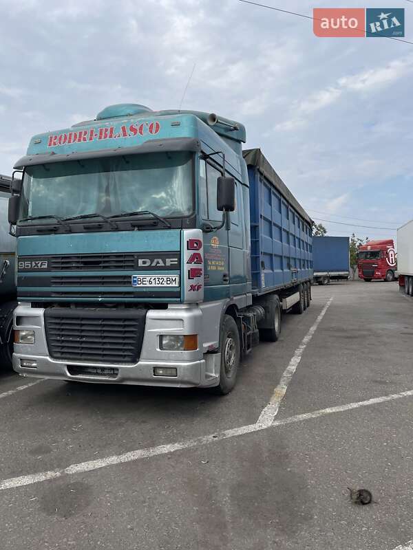 Зерновоз DAF XF 95 2000 в Николаеве Зерновоз DAF XF 95 2000 в Николаеве
