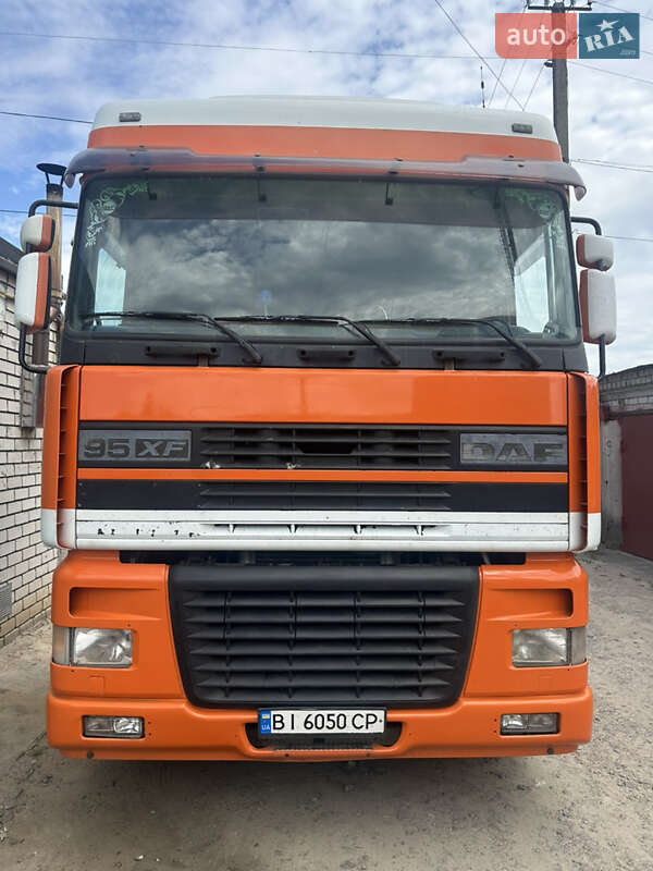 Тягач DAF XF 95 2001 в Кременчуці Тягач DAF XF 95 2001 в Кременчуці