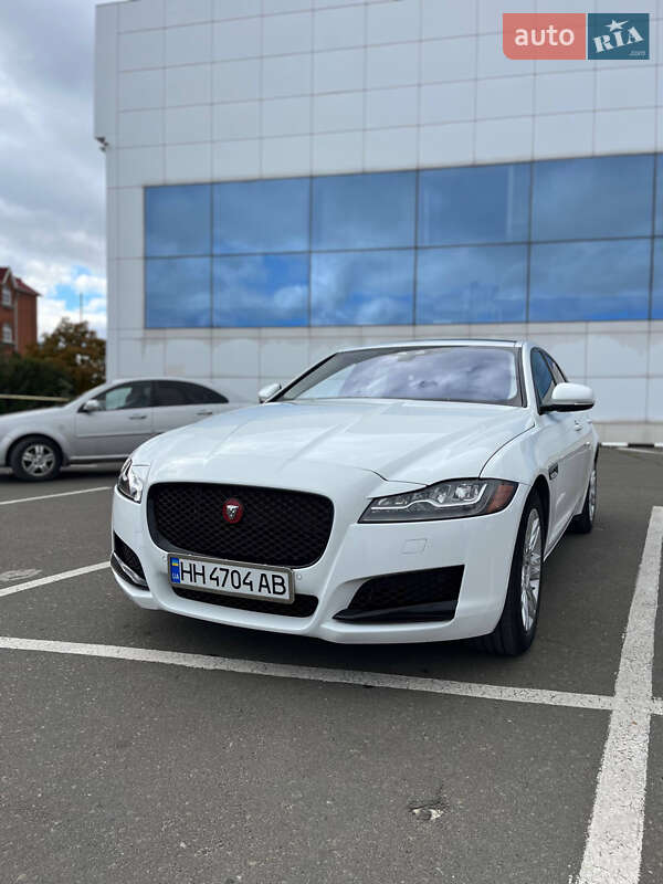 Седан Jaguar XF 2015 в Белгороде-Днестровском Седан Jaguar XF 2015 в Белгороде-Днестровском