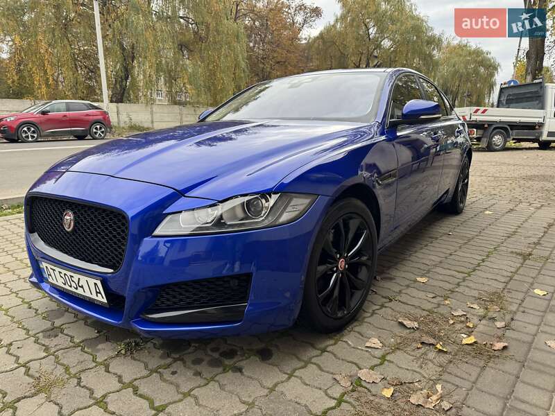 Седан Jaguar XF 2016 в Івано-Франківську