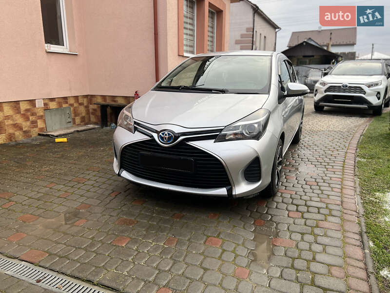 Хэтчбек Toyota Yaris 2014 в Львове Хэтчбек Toyota Yaris 2014 в Львове