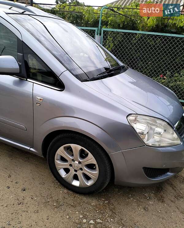 Минивэн Opel Zafira 2010 в Одессе