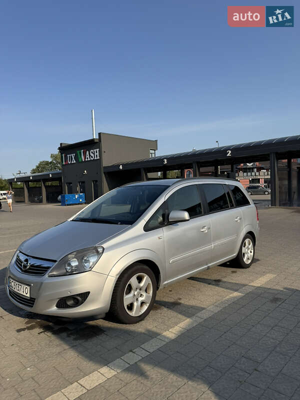 Минивэн Opel Zafira 2014 в Дрогобыче
