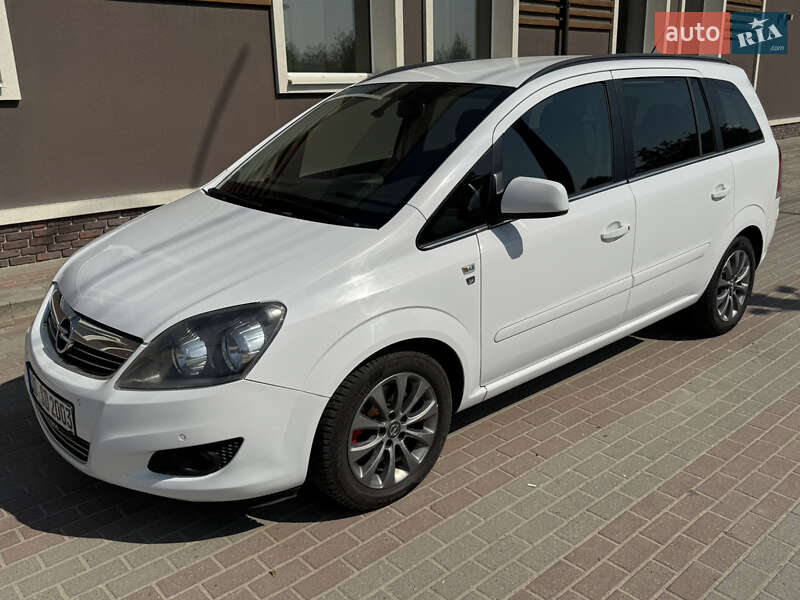 Минивэн Opel Zafira 2010 в Коломые