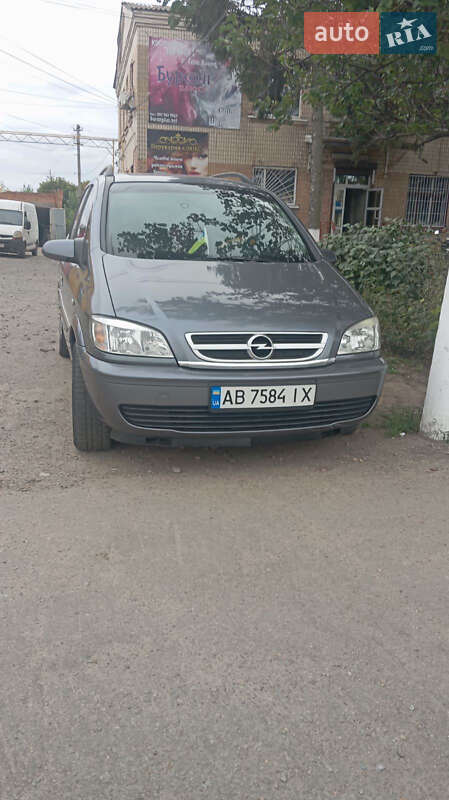 Минивэн Opel Zafira 2005 в Липовце Минивэн Opel Zafira 2005 в Липовце
