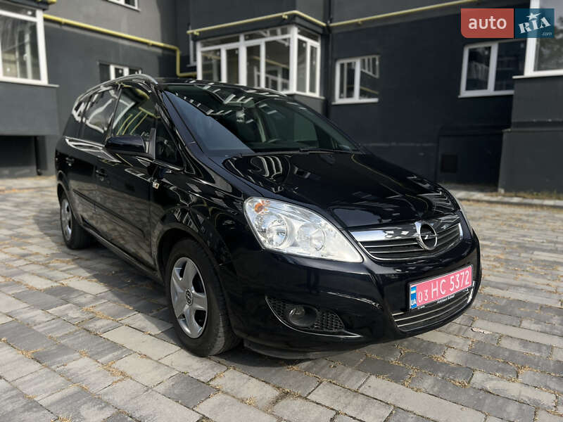 Минивэн Opel Zafira 2008 в Ахтырке