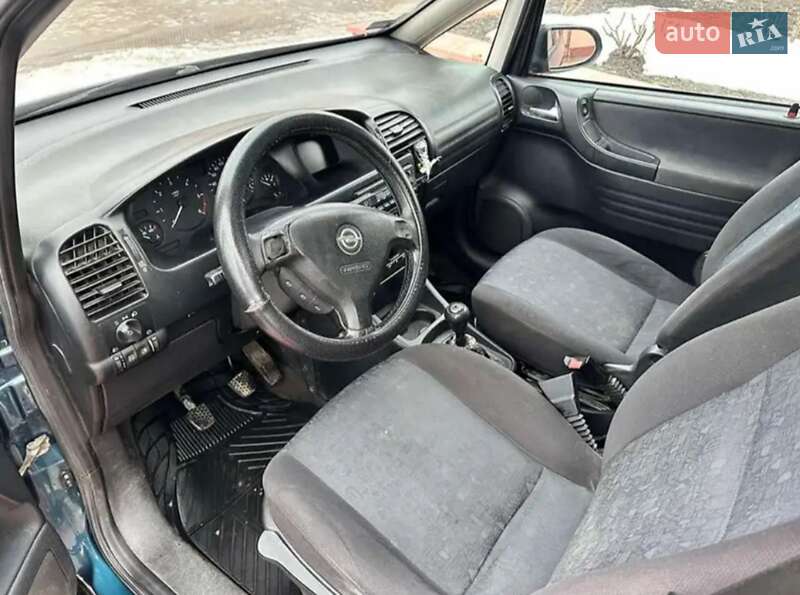 Минивэн Opel Zafira 2000 в Умани Минивэн Opel Zafira 2000 в Умани
