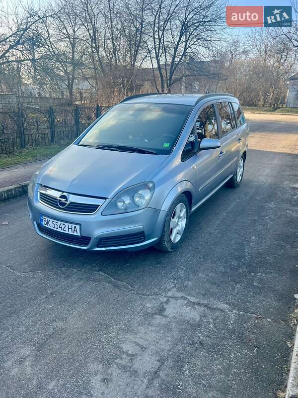 Минивэн Opel Zafira 2007 в Ровно