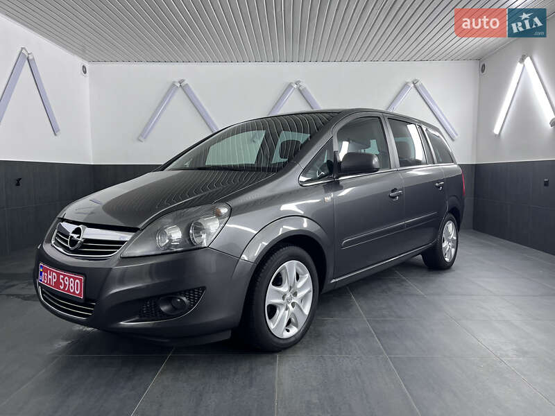 Минивэн Opel Zafira 2011 в Казатине