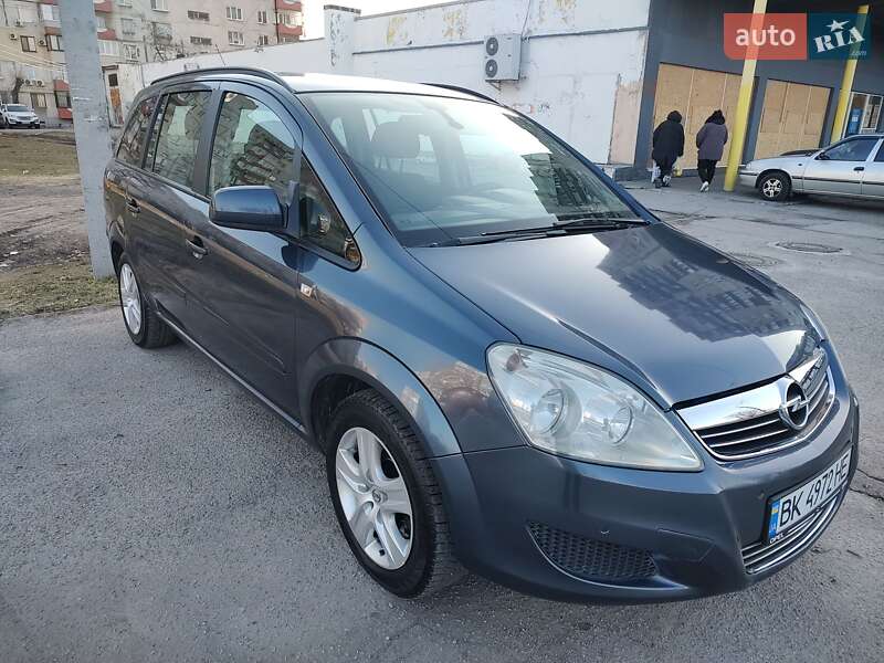 Минивэн Opel Zafira 2009 в Запорожье