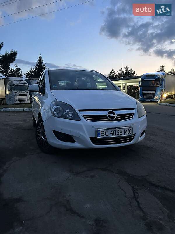 Минивэн Opel Zafira 2010 в Львове