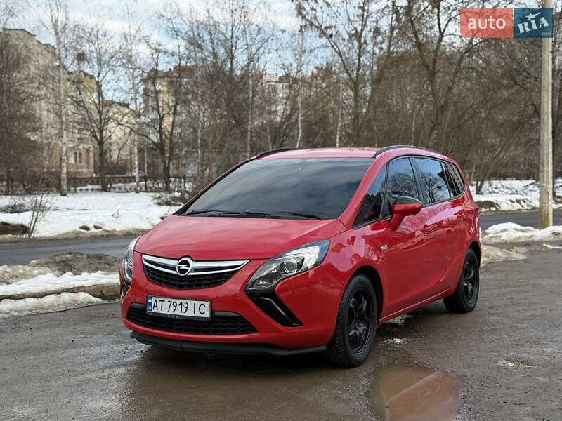 Минивэн Opel Zafira 2012 в Ивано-Франковске
