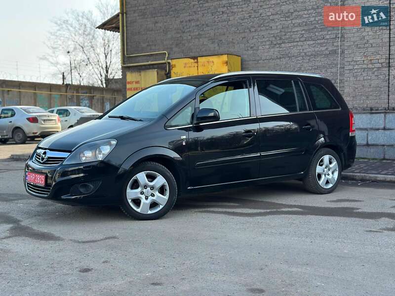 Минивэн Opel Zafira 2011 в Каменском