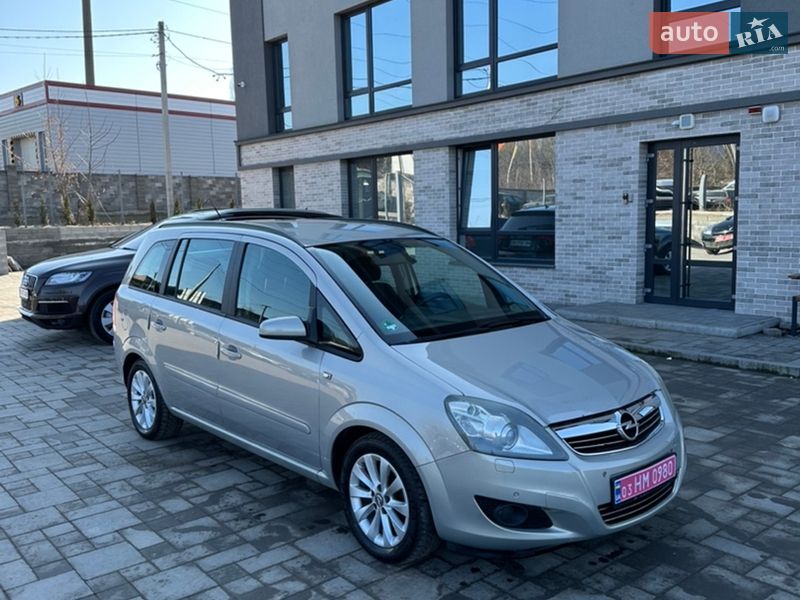 Мінівен Opel Zafira 2009 в Рівному