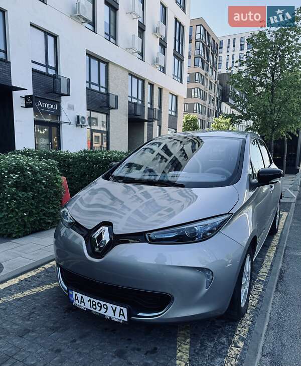 Хэтчбек Renault Zoe 2014 в Киеве Хэтчбек Renault Zoe 2014 в Киеве