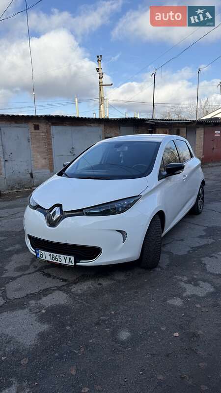 Хэтчбек Renault Zoe 2017 в Полтаве Хэтчбек Renault Zoe 2017 в Полтаве