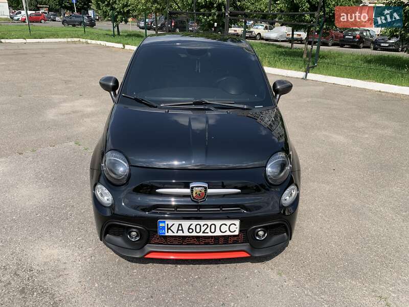 Хэтчбек Abarth Fiat 500 2015 в Киеве