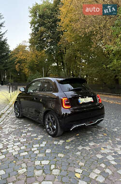 Хэтчбек Abarth Fiat 500 2023 в 