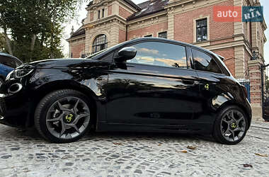 Хэтчбек Abarth Fiat 500 2023 в 