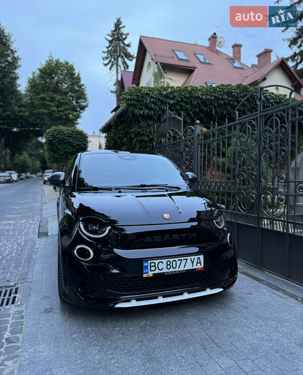 Хэтчбек Abarth Fiat 500 2023 в Львове