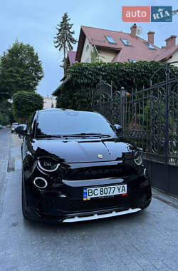 Хэтчбек Abarth Fiat 500 2023 в 